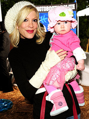 WINTER WONDERLAND photo | Tori Spelling