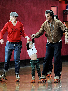Kingston's Christmas: Roller Skating & Church | Gavin Rossdale, Gwen Stefani, Kingston Rossdale