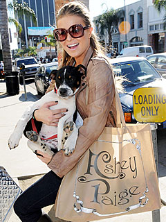 Carmen Gets a Tropical Spray Tan! | Carmen Electra