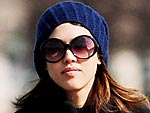 Jessica Alba Bikes Around Paris | Jessica Alba