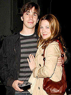 Couples Watch: Drew Barrymore & Justin Long, Reese & Jake . . . | Drew Barrymore, Justin Long