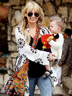 New Mom Nicole Richie Takes Harlow Out | Nicole Richie