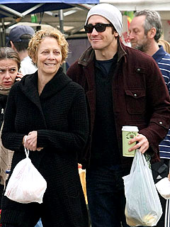 Jake Gyllenhaal's Dinner Date – with His Mom! | Jake Gyllenhaal