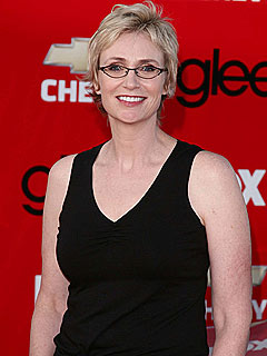 Jane Lynch Shares Glee Script Secrets!