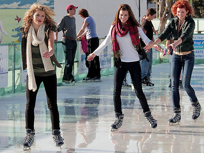 ANNALYNNE ICE-SKATES! ANNALYNNE ICE-SKATES!