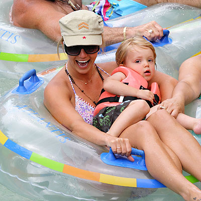 BAHAMAS  photo | Britney Spears