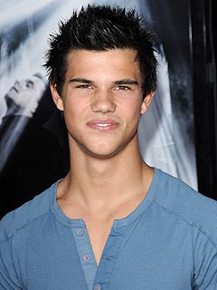 http://img2.timeinc.net/people/i/2009/news/090119/taylor_lautner.jpg