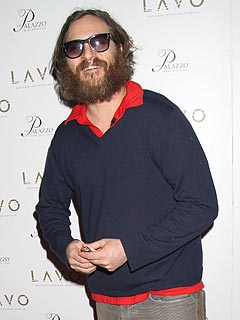 joaquin_phoenix240.jpg