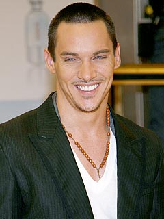 jonathan_rhys_meyers