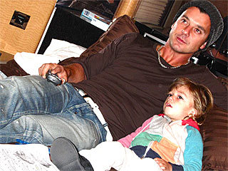 PHOTOS: On the Road with Gavin & Kingston Rossdale | Gavin Rossdale