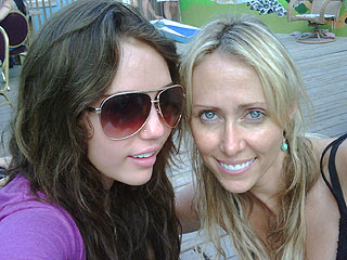 PHOTO: A Nose Piercing for Miley Cyrus PHOTO: A Nose Piercing for Miley Cyrus