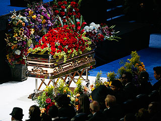 Report: Michael Jackson Rests in Berry Gordy's Crypt| Berry Gordy, Michael Jackson