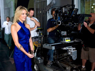 EXCLUSIVE PHOTOS: Heather Locklear Brings the B-Word Back to Melrose&nbsp;Place