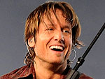 Brad Paisley Gives Keith Urban a Tweet Tweaking