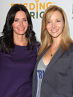 Lisa Kudrow Joining Courteney Cox Arquette in Cougar Town