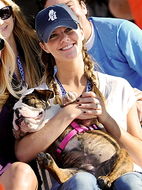 Brooklyn Decker Dog