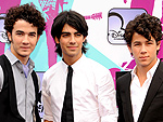 Pop Quiz: Who's Who at Grammys? | Jonas Brothers