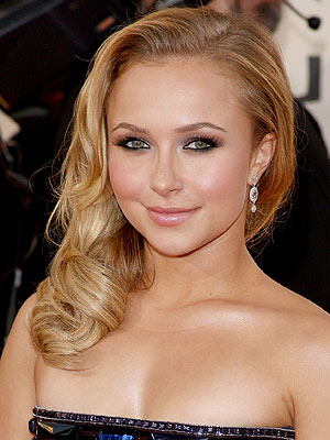 hayden panettiere makeup. Hayden Panettiere got a short