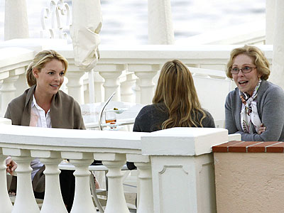MEETING FOR COCKTAILS photo | Katherine Heigl