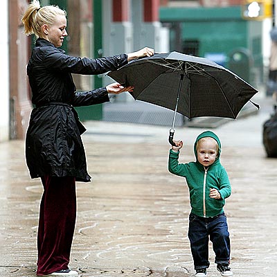 STROLLING IN THE RAIN photo | Naomi Watts