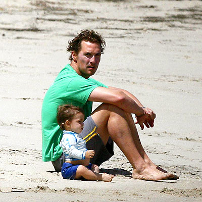 CHILLING ON THE BEACH photo | Matthew McConaughey