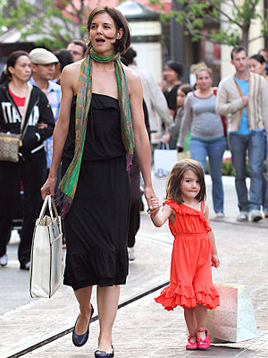SHOPPING photo | Katie Holmes