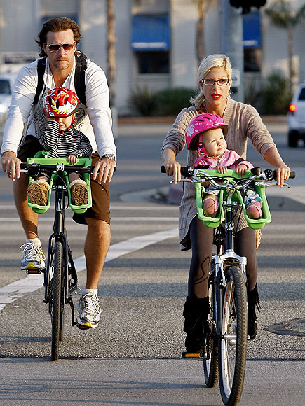 BIKING photo | Dean McDermott, Tori Spelling