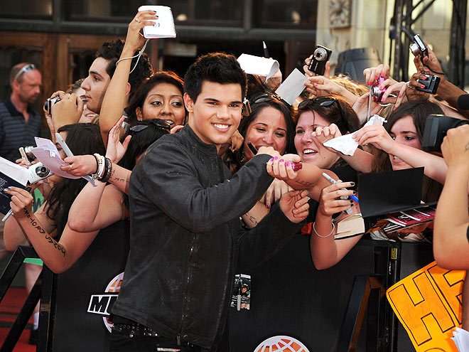TAYLOR LAUTNER photo | Taylor Lautner