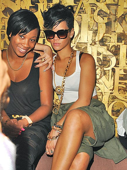 SITTING PRETTY photo | Rihanna