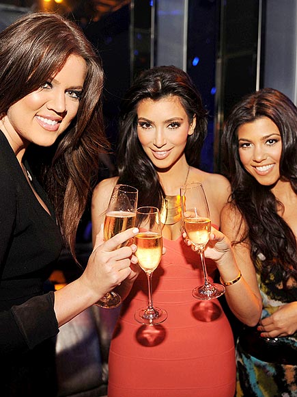 FAMILY MATTERS photo | Khloe Kardashian, Kim Kardashian, Kourtney Kardashian