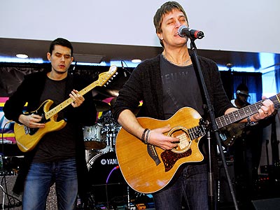 FIRST STRING photo | John Mayer, Rob Thomas