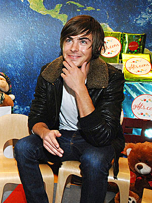 SANTA ZAC! photo | Zac Efron