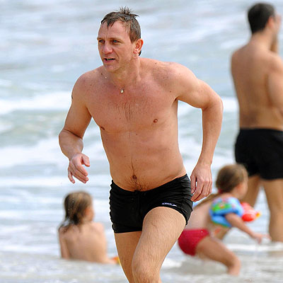 daniel craig beach