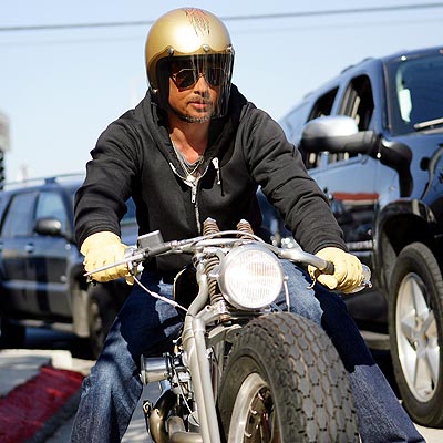START YOUR ENGINE photo | Brad Pitt