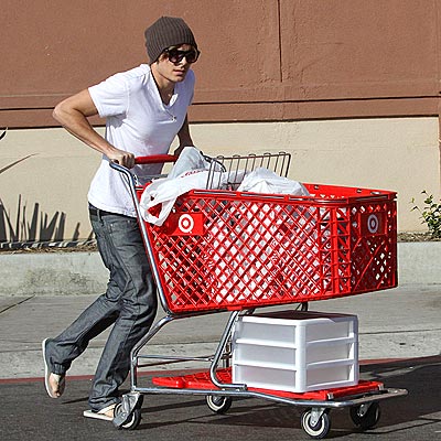 THE WHEEL THING photo | Zac Efron