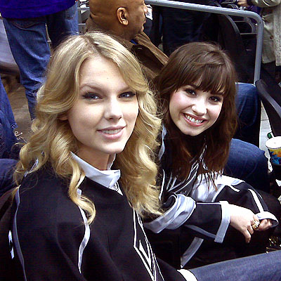 STARS ON ICE photo | Demi Lovato, Taylor Swift