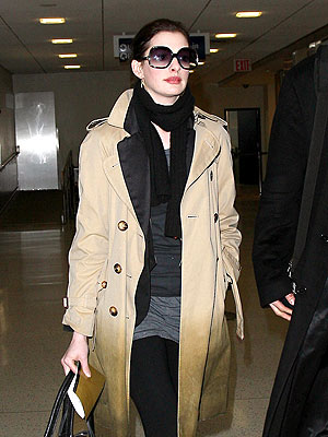 GLAM TRAVELER photo | Anne Hathaway