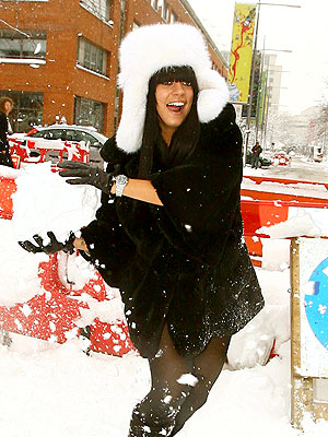 WHITE-OUT photo | Lily Allen
