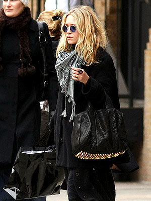 http://img2.timeinc.net/people/i/2009/startracks/090216/mary-kate_olsen.jpg