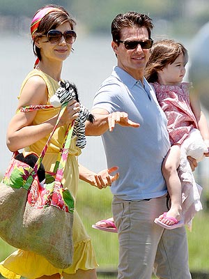 tom cruise and katie holmes 2009. Katie Holmes, Suri Cruise,