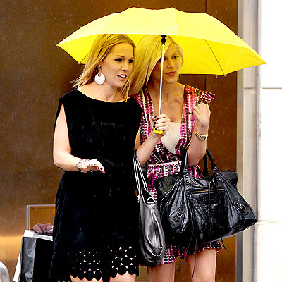 WEATHER GIRLS photo | Jennie Garth, Tori Spelling