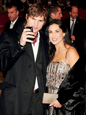 POINT & SHOOT photo | Ashton Kutcher, Demi Moore