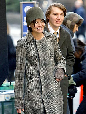 'EXTRA' SPECIAL photo | Katie Holmes