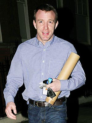 PUB STROLL photo | Guy Ritchie