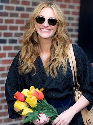 FLOWER DELIVERY photo | Julia Roberts