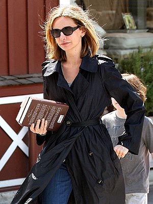 BRIDE-TO-BE photo | Calista Flockhart