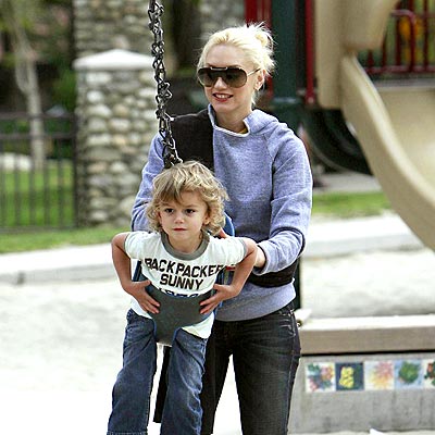 PUSHING AHEAD photo | Gwen Stefani