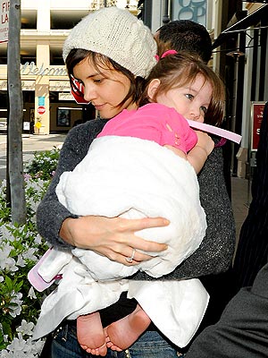 suri cruise 2009. Suri Cruise: Pretty in Pink!