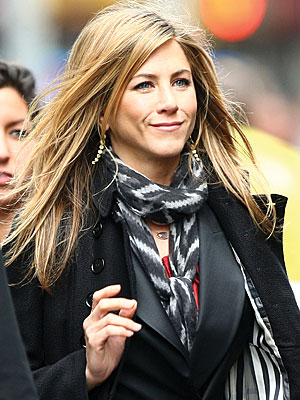 SET DRESSING photo | Jennifer Aniston