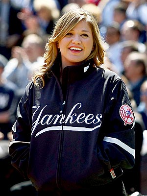 BRONX BOMBSHELL photo | Kelly Clarkson